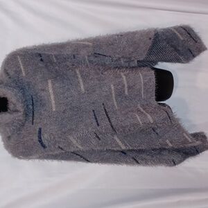 G cover up Size medium long sides, beautiful gray, fuzzy, soft